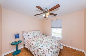 Unclassified image, 2 of 20, button - Charming Pet Friendly Beach Front Cottage with Unobstructed Sunset Views! (Indian Shores)