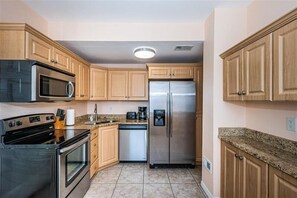 Fridge, microwave, oven, stovetop - 2 bedroom Beachside Cottage just steps from the beach with Magnificent Sunsets! Dogs are welcome!~ (Indian Shores)