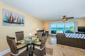 Dining - Family Favorite Vacation Destination with Direct Front Gulf Views! ~ OW304 (Indian Rocks Beach)