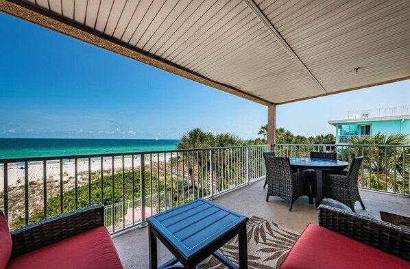 Outdoor dining - Family Favorite Vacation Destination with Direct Front Gulf Views! ~ OW304 (Indian Rocks Beach)