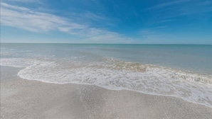 A beach with clear skies and gentle waves. - Tortuga De Mar-Direct Gulf Front, Top Floor, Corner unit with Breathtaking Views & Magnificent Sunsets (Belleair Beach)