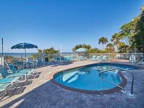 Unclassified image, 2 of 26, button