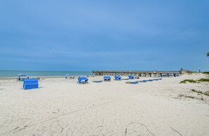 On the beach - Family Favorite Beach Escape & Hdtv with 200 Channels!~    BP301 (Indian Shores)
