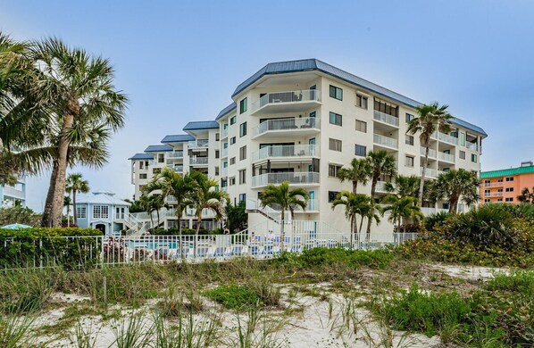 Imagen sin descripción, 1 de 32, botón