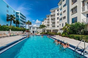 Imagen sin descripción, 2 de 32, botón