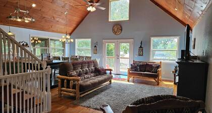 LAKE FRONT home at Lake Chickamauga FAMOUS for LARGEMOUTH BASS FISHING!