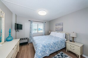 3 bedrooms, iron/ironing board, free WiFi