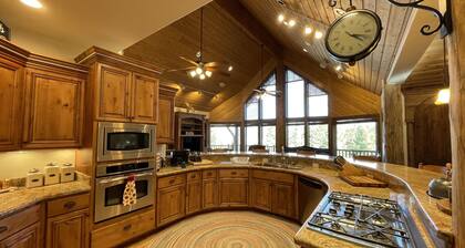 Meadow View Lodge, Flexible Check in/out, Garage Access, EV Charging!