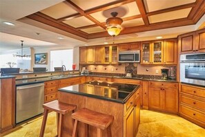 Unclassified image, 2 of 50, button