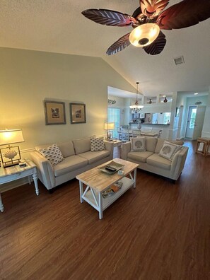 Unclassified image, 5 of 44, button - Amazing Location at the Ship Watch Yacht & Tennis Club 3 month rental~ SHIP1815 (Largo)