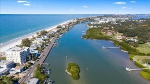 Unclassified image, 3 of 41, button