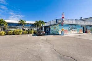 Luokittelematon kuva, 2 kautta 41, painike