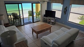 TV - Pet Friendly, Direct Gulf Front Condo with Million Dollar Panoramic Views! ~ TP404 (Indian Shores)