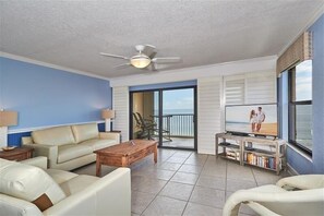 Unclassified image, 3 of 21, button