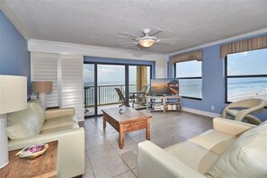 Unclassified image, 2 of 21, button