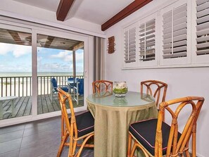 Dining - Perfect Beach Location With Direct Gulf Front Million Dollar Views!~ Sleeps 6   Vs2b (Indian Shores)