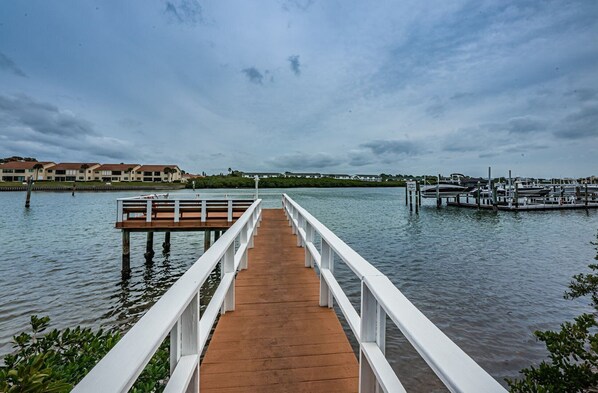 Luokittelematon kuva, 1 kautta 30, painike