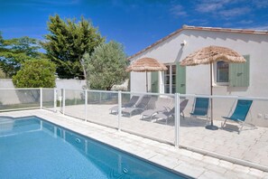 Et oppvarmet basseng