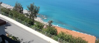 BREATHTAKING VIEW, SPECTACULAR SUNSETS IN FRONT OF THE AEOLIAN ISLANDS  