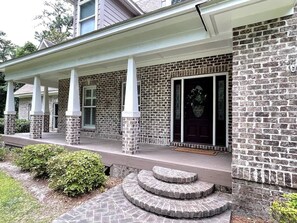 Exterior detail - Sophisticated and Luxurious Details- Sleeps 18! (Savannah)