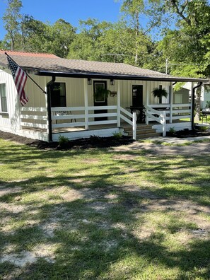 Exterior - Reel Life Lakehouse - Boat Ramp in Neighborhood (Broaddus)