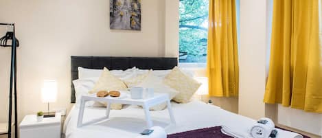 Apartment, Multiple Beds | 2 bedrooms, iron/ironing board, free WiFi, bed sheets