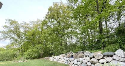 2BR Family-Sized Lower Suite with Private Entrance & Big Backyard. Pet-Friendly!