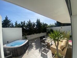 Terrace/patio - Very beautiful Villa with jacuzzi on the terrace (Cannes)