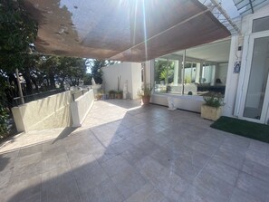Terrace/patio - Very beautiful Villa with jacuzzi on the terrace (Cannes)