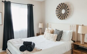 4 habitaciones, tabla de planchar con plancha, wifi y ropa de cama