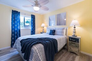 3 bedrooms, iron/ironing board, travel crib, WiFi - Relax in the Heart of Merritt Island (Merritt Island)