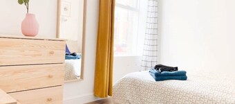 FRONT DOUBLE BEDROOM NEAR INFIRMARY