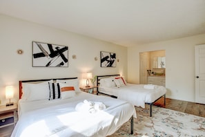 4 bedrooms, desk, iron/ironing board, travel crib