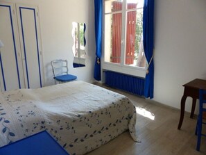 4 bedrooms, WiFi - Villa La Seyne in a pine forest 200 m from the beach (La Seyne-sur-Mer)
