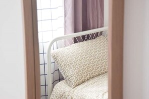 2 bedrooms, desk, iron/ironing board, free WiFi