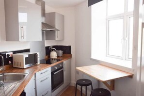 Fridge, microwave, oven