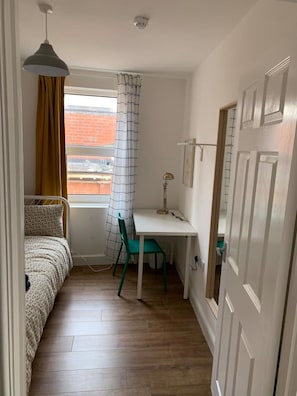 1 bedroom, desk, iron/ironing board, WiFi