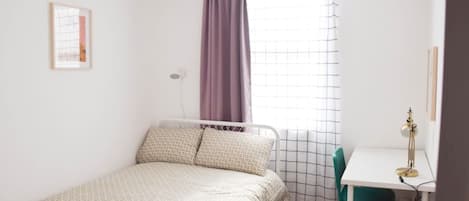 1 bedroom, desk, iron/ironing board, WiFi