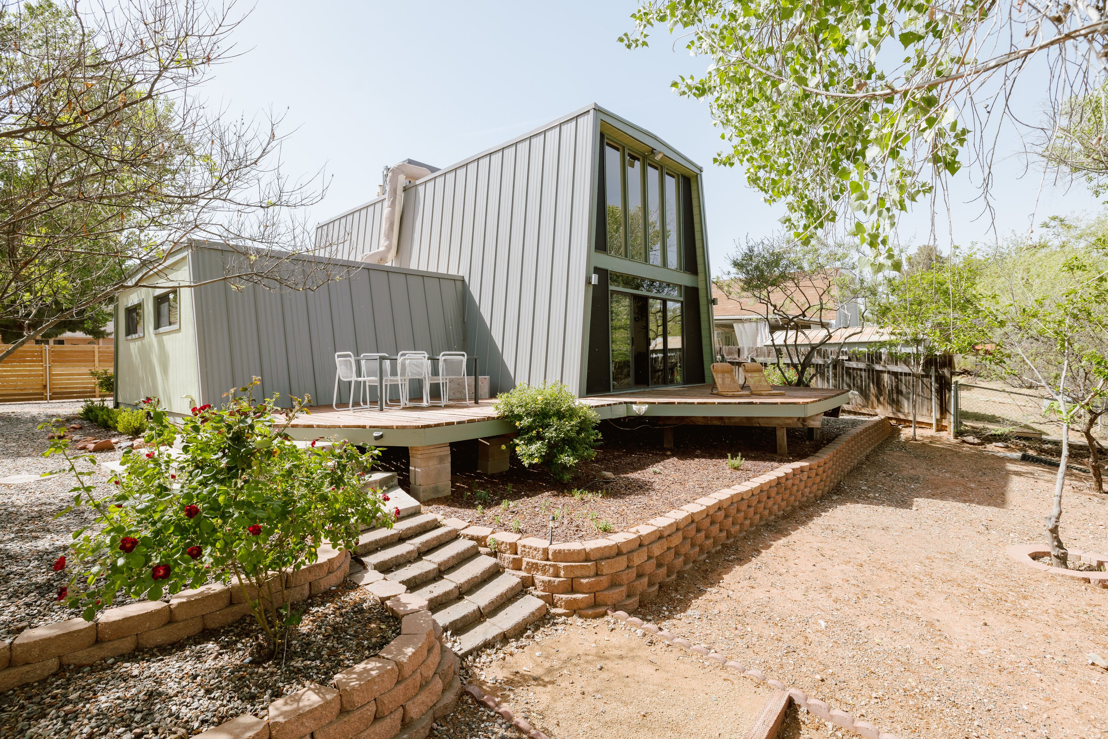 屋外ダイニングエリア