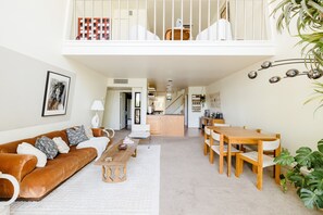 تلفزيون ذكي، كُتُب، ستيريو