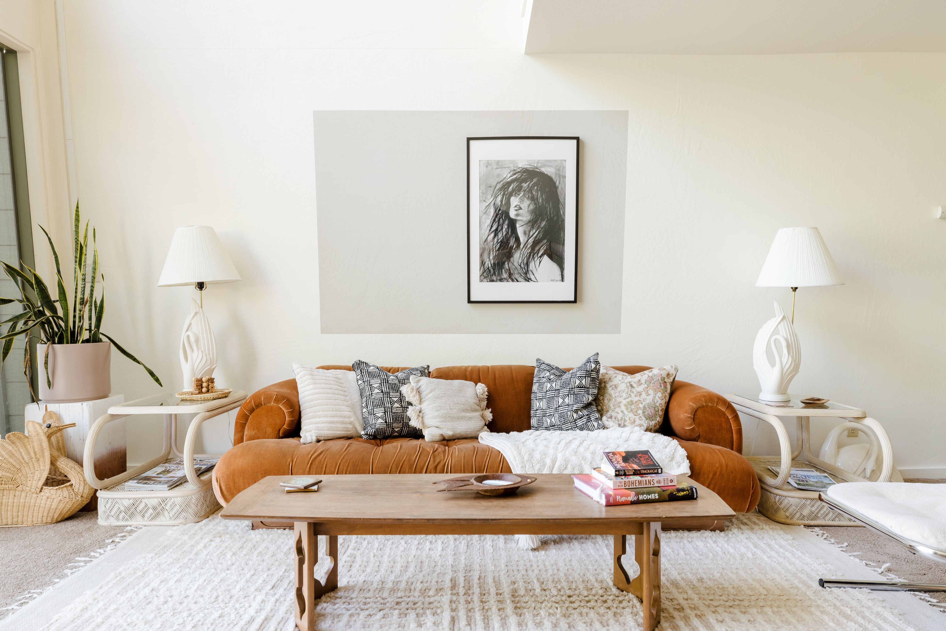 Smart-TV, Bücher, Stereoanlage