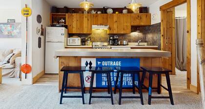 Beautiful retreat close to Okemo with free WiFi, private washer/dryer