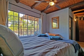 3 bedrooms, in-room safe, free WiFi, bed sheets - Greater Kruger View - Luxury Bush Villa at Kruger National Park (Marloth Park)