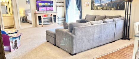 2 quartos, escrivaninha, ferros/tábuas de passar roupa