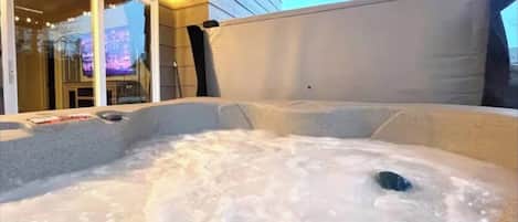 Bain à remous extérieur