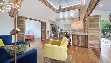 4 bedrooms, in-room safe, desk, free WiFi