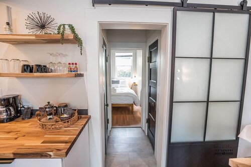 Modern Escape Downtown Hotspot Near Hospitals