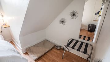Desk, iron/ironing board, free WiFi, bed sheets