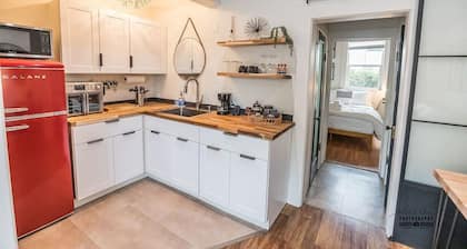Downtown Dwelling 1616