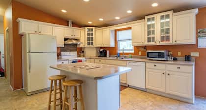 Green Mountain Lodge | 4 Bed, 2 Bath